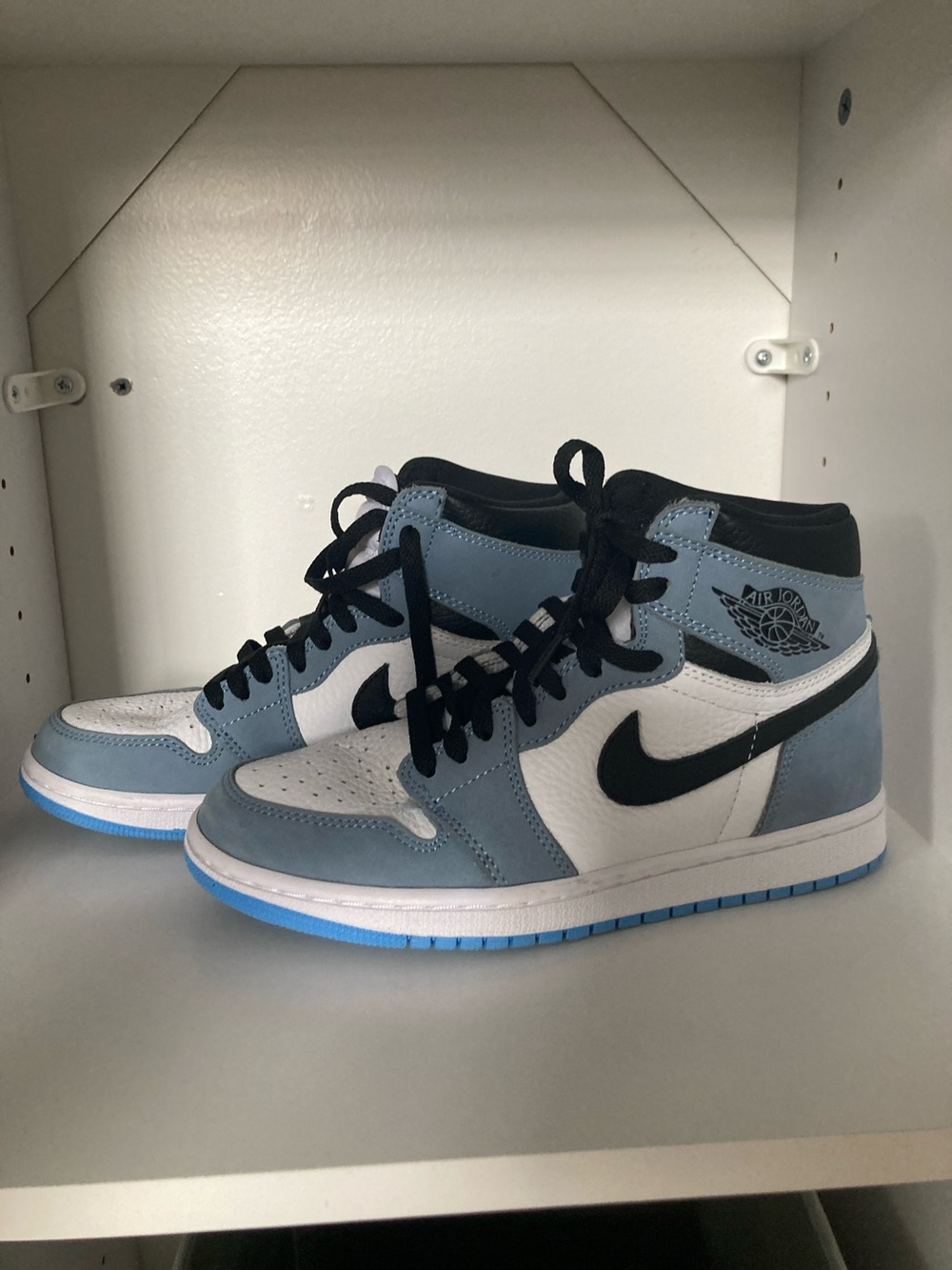 Jordan Air Jordan 1 Mid White/Light Blue/Black Men’s Sneakers